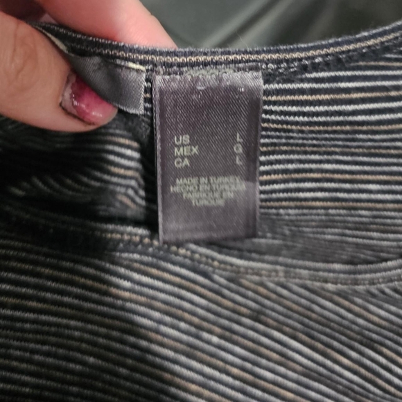 Grey striped half sleeve emo grunge teeSize large - Picture 3 of 5